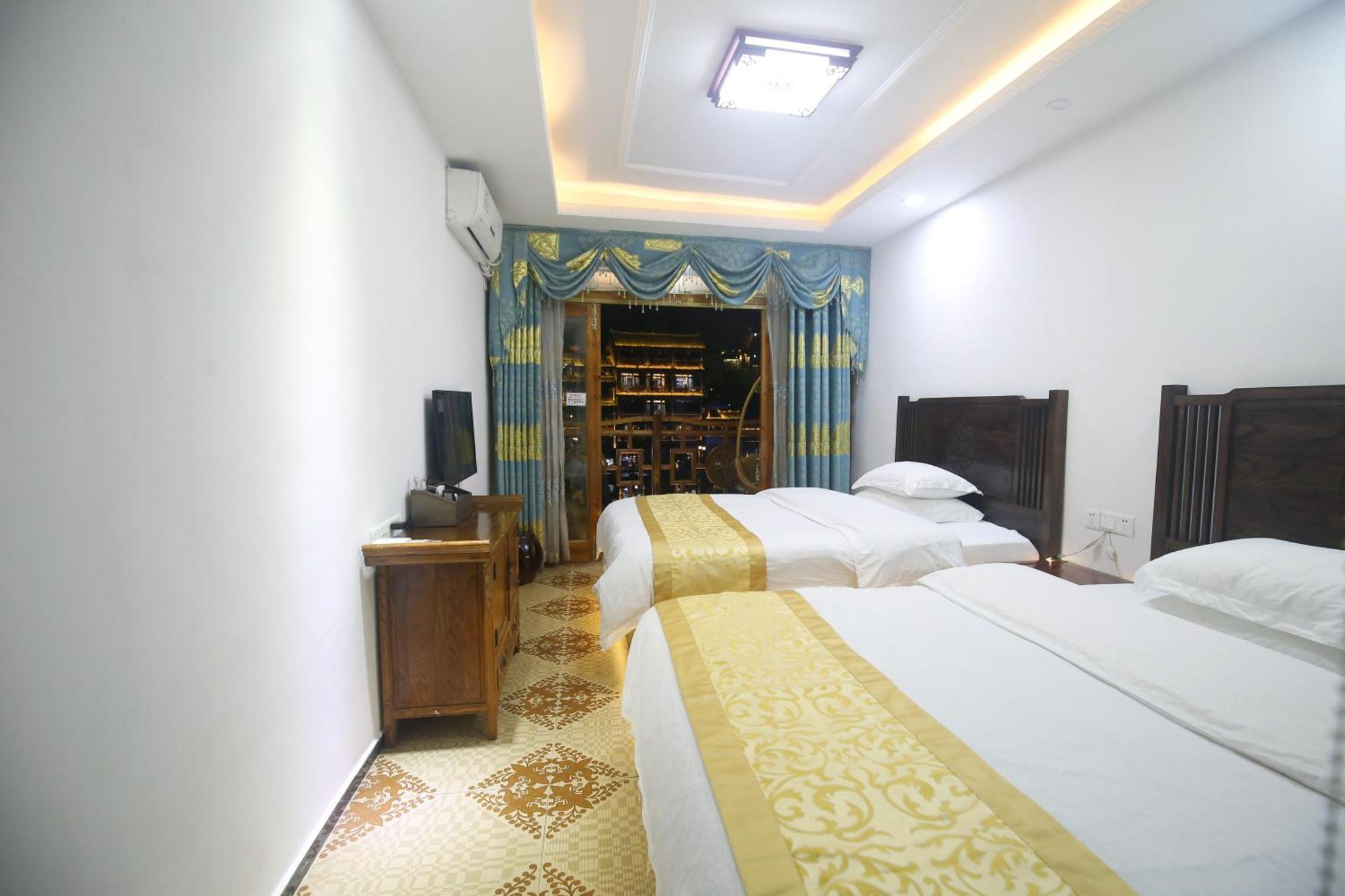 Lqj Riverside Guest House Fenghuang Exteriör bild