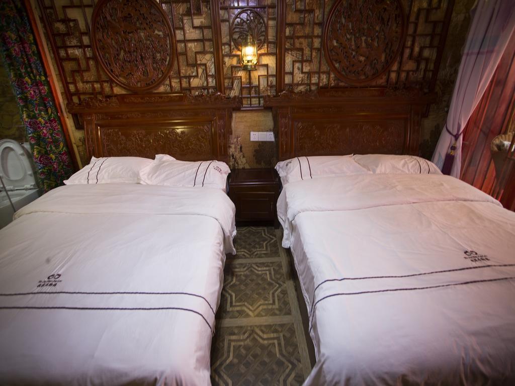 Lqj Riverside Guest House Fenghuang Exteriör bild